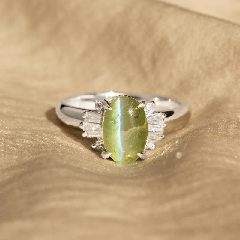 2.03 Carat Cat's Eye Chrysoberyl Diamond Ring