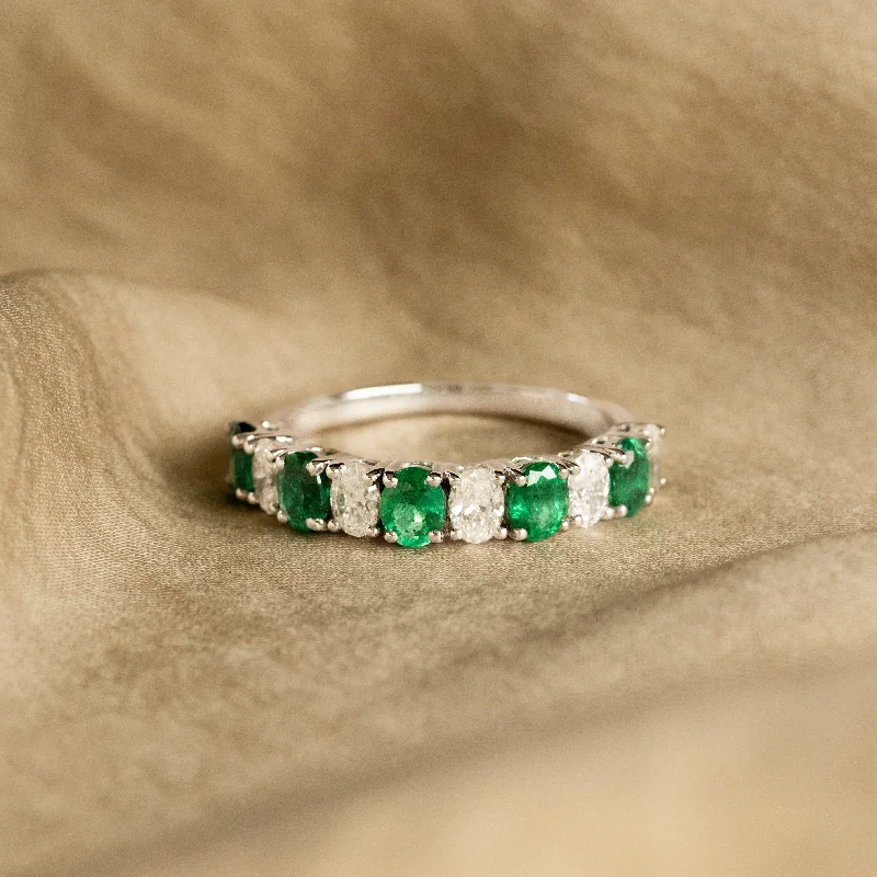 14K White Gold Oval Natural Emerald Oval Diamond Band