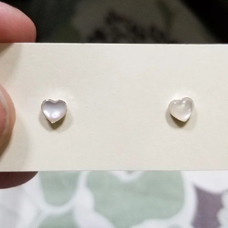 White Mother Of Pearl Heart Earring