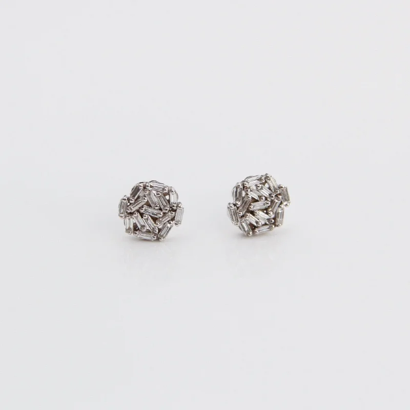 18k Round Fireworks Diamond Earrings