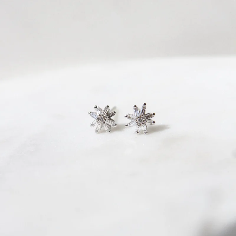 18k White Gold Small Diamond Starburst Post Earring